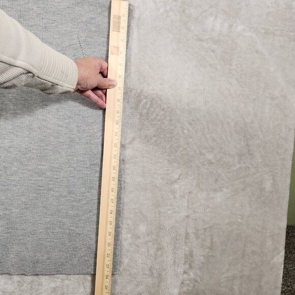 TAHARI Extra Fine Merino wool Long sleeveless sweater with slits Gray, size M - Picture 9 of 10